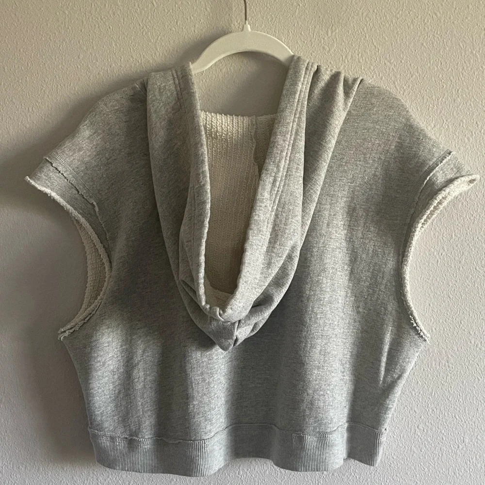 Free People Movement Swoop Crop Sleeveless Hoodie Women’s Medium Grey Athleisure - Picture 7 of 9